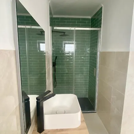 Pine & Apple Sintra House * Colares