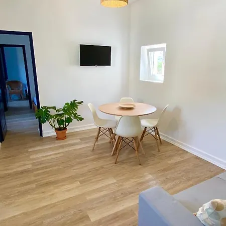 Pine & Apple Sintra House * Colares